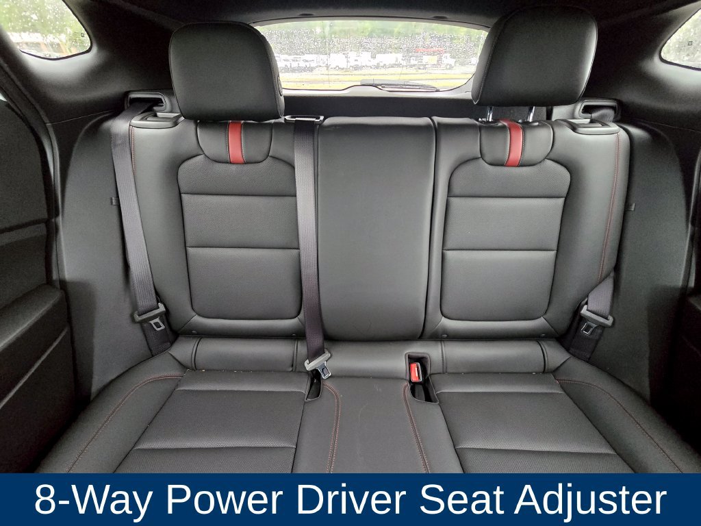 Used 2025 Chevrolet Trax RS w/ Sunroof Package FWD image 11