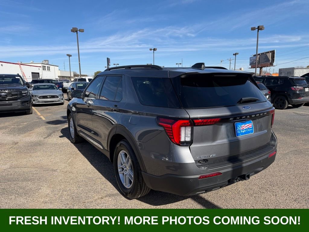 Used 2025 Ford Explorer Active image 4