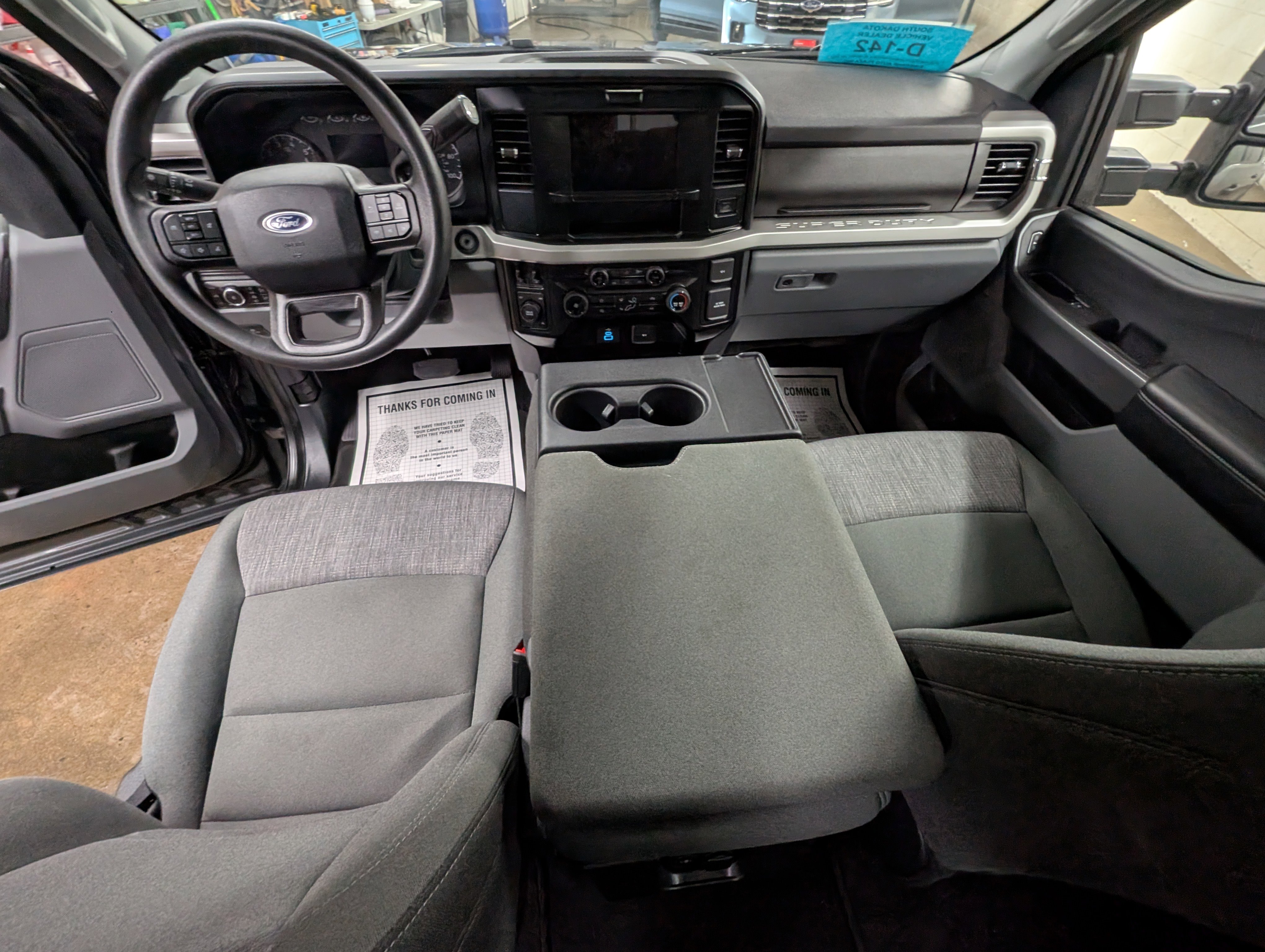 Used 2025 Ford F250 XLT AWD/4WD image 11