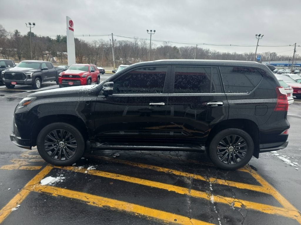 Used 2022 Lexus GX 460 Premium w/ Accessory Package image 7