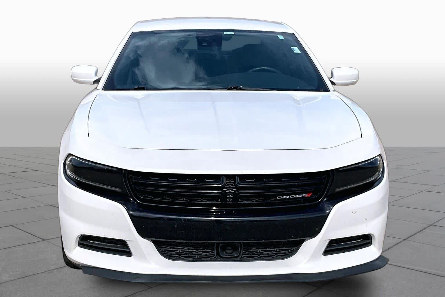 Used 2015 Dodge Charger SXT w/ Plus Group RWD image 3