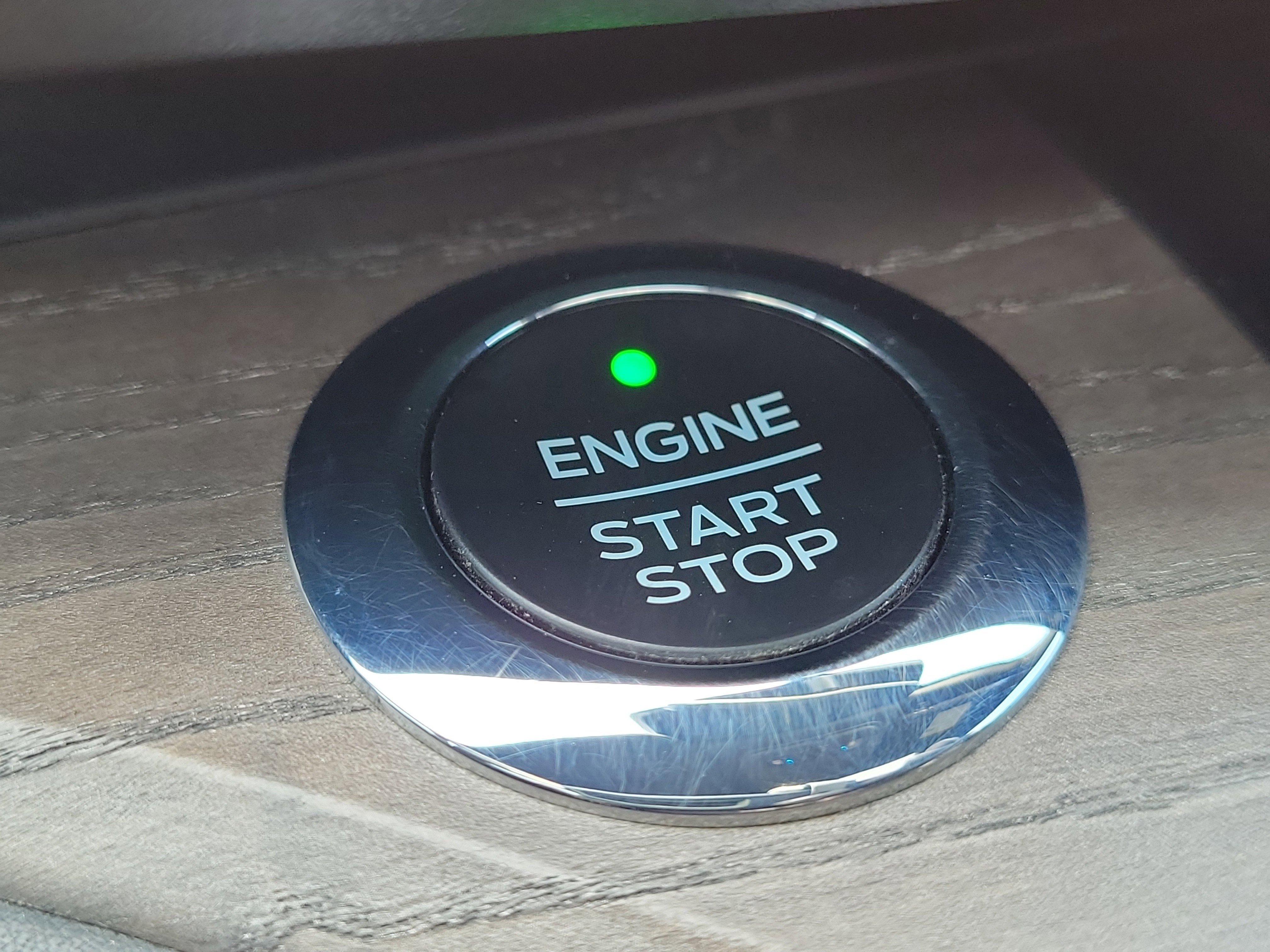 Used 2021 Ford Explorer Platinum w/ Equipment Group 601A image 32