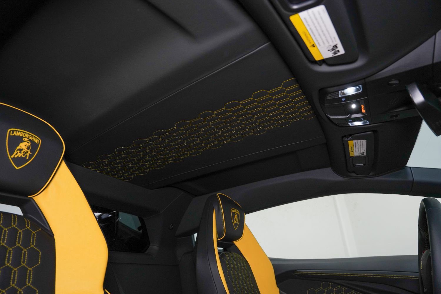 Used 2024 Lamborghini Revuelto AWD/4WD image 33