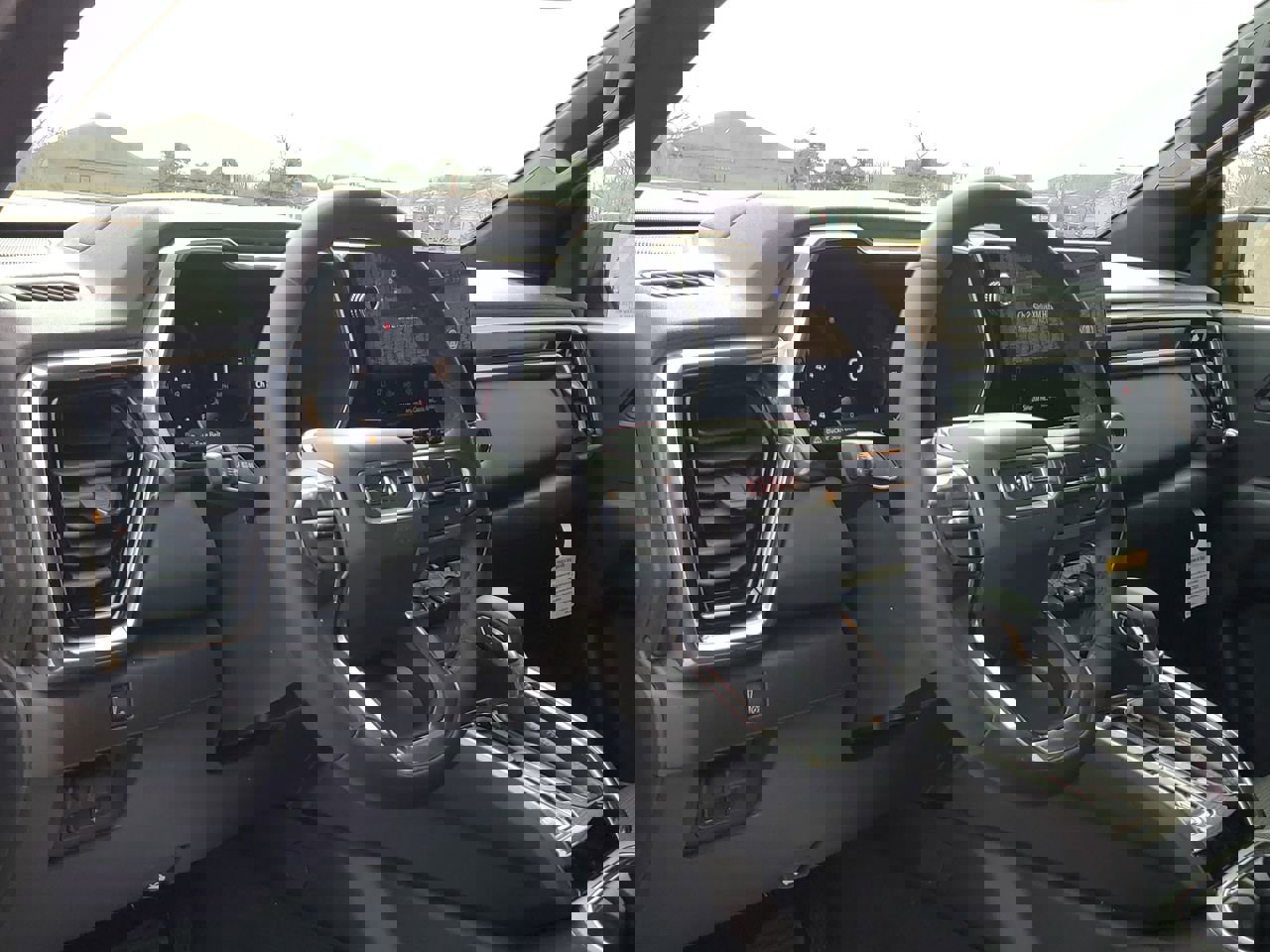 New 2024 GMC Canyon Elevation w/ Convenience Package image 46