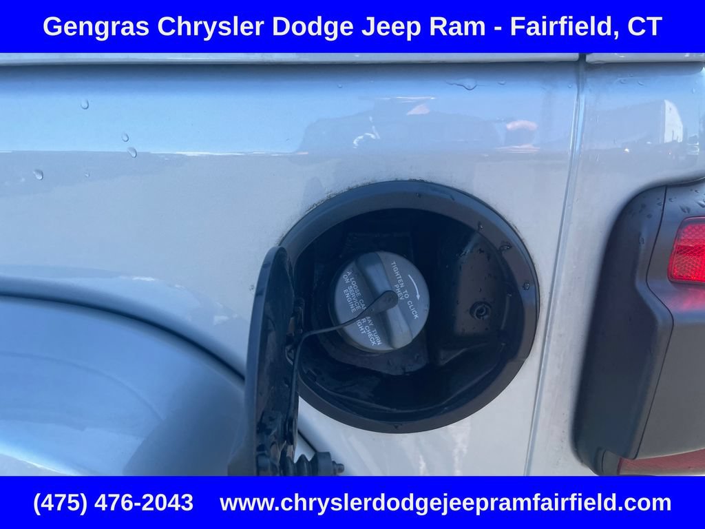 Certified 2024 Jeep Wrangler Unlimited Sahara w/ Technology Group AWD/4WD image 36