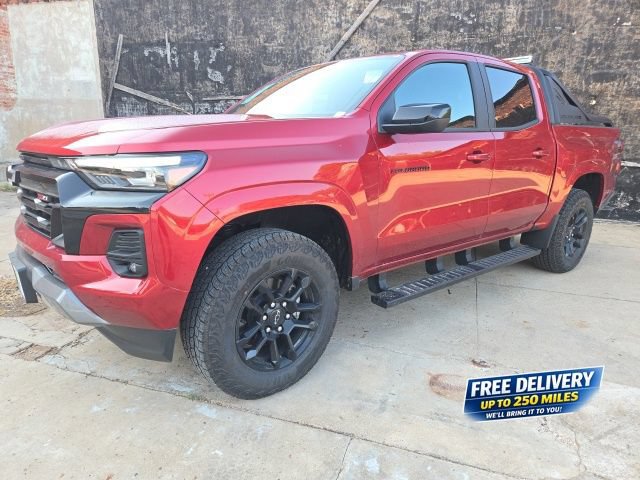 New 2025 Chevrolet Colorado Z71 w/ Midnight Edition AWD/4WD image 1