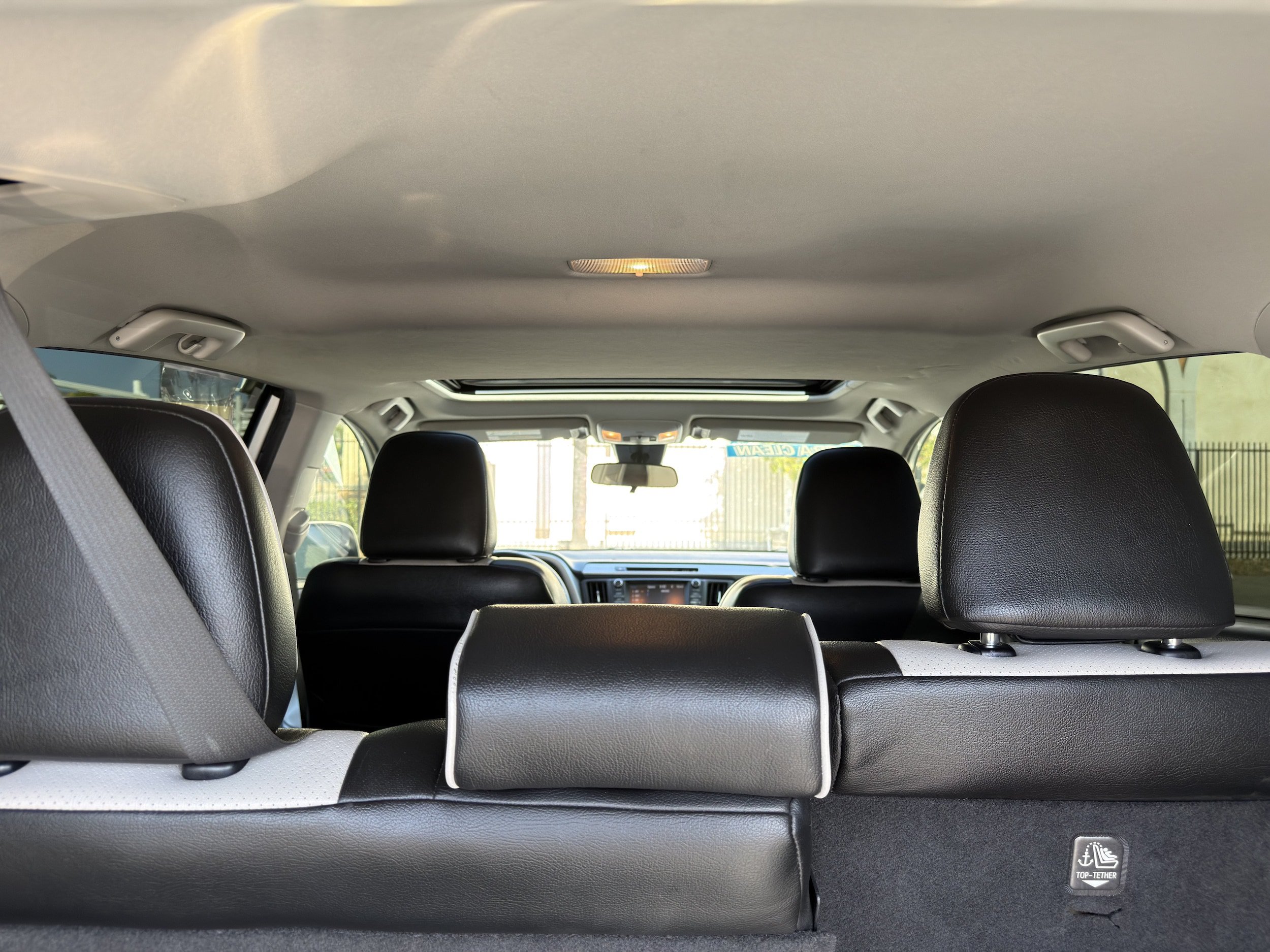 Used 2018 Toyota RAV4 XLE w/ Carpet Mat Package AWD/4WD image 16