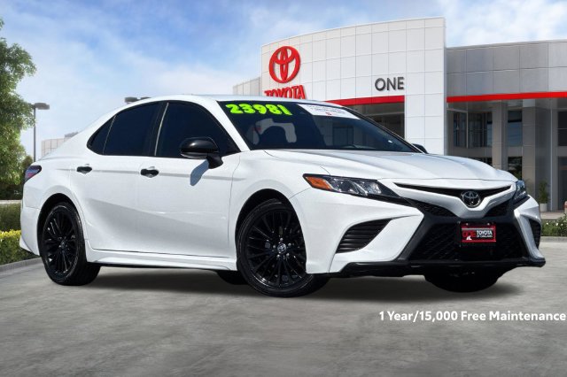 Certified 2020 Toyota Camry SE FWD image 2