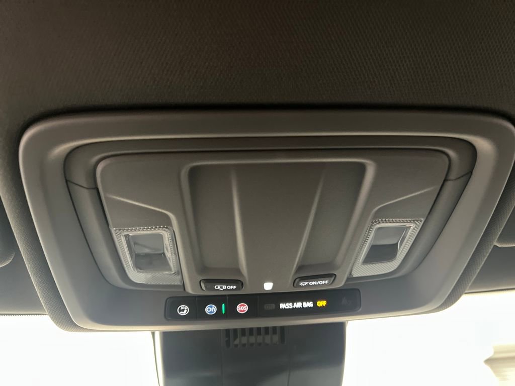 Used 2025 Chevrolet Silverado 1500 Custom image 21