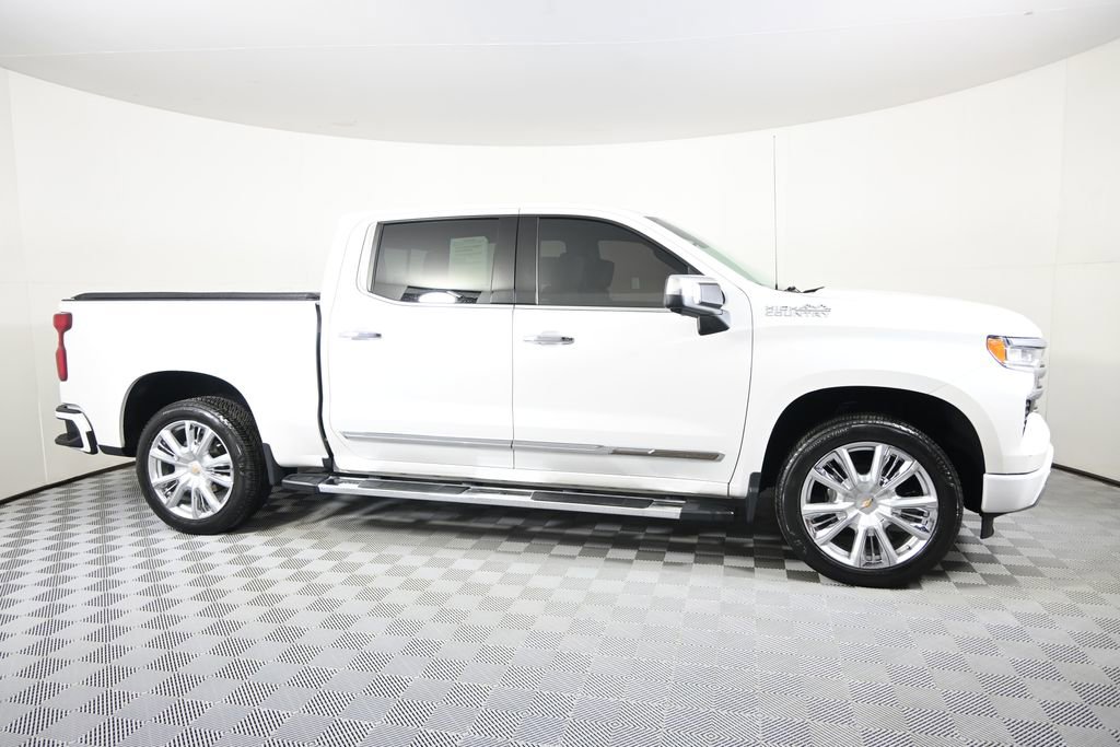 Used 2022 Chevrolet Silverado 1500 High Country w/ High Country Premium Package image 9