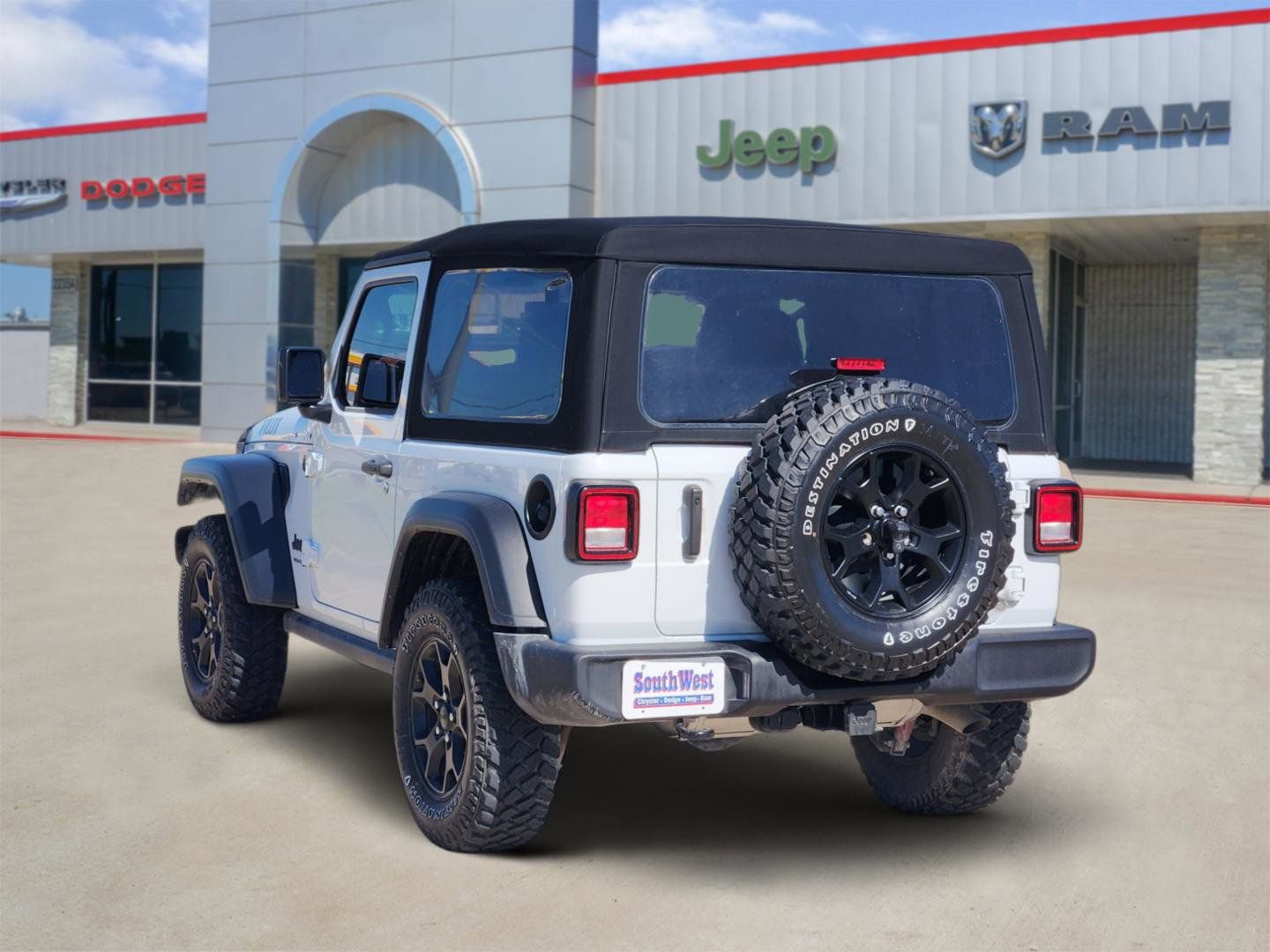 Used 2022 Jeep Wrangler Willys AWD/4WD image 4