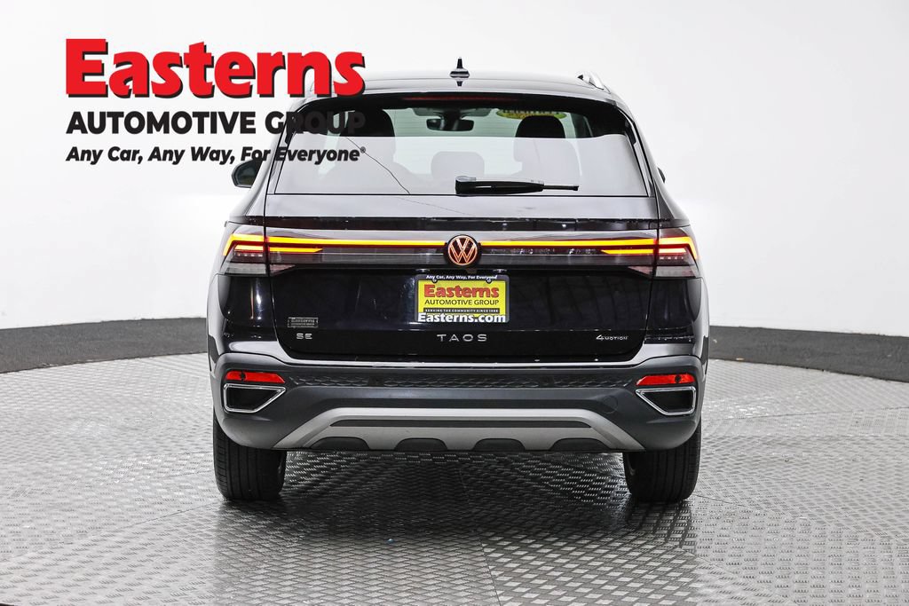Used 2025 Volkswagen Taos SE AWD/4WD image 6