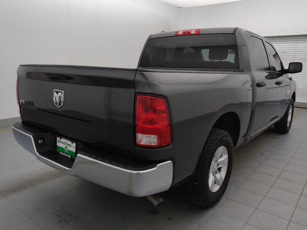 Used 2022 RAM 1500 Classic SLT image 9