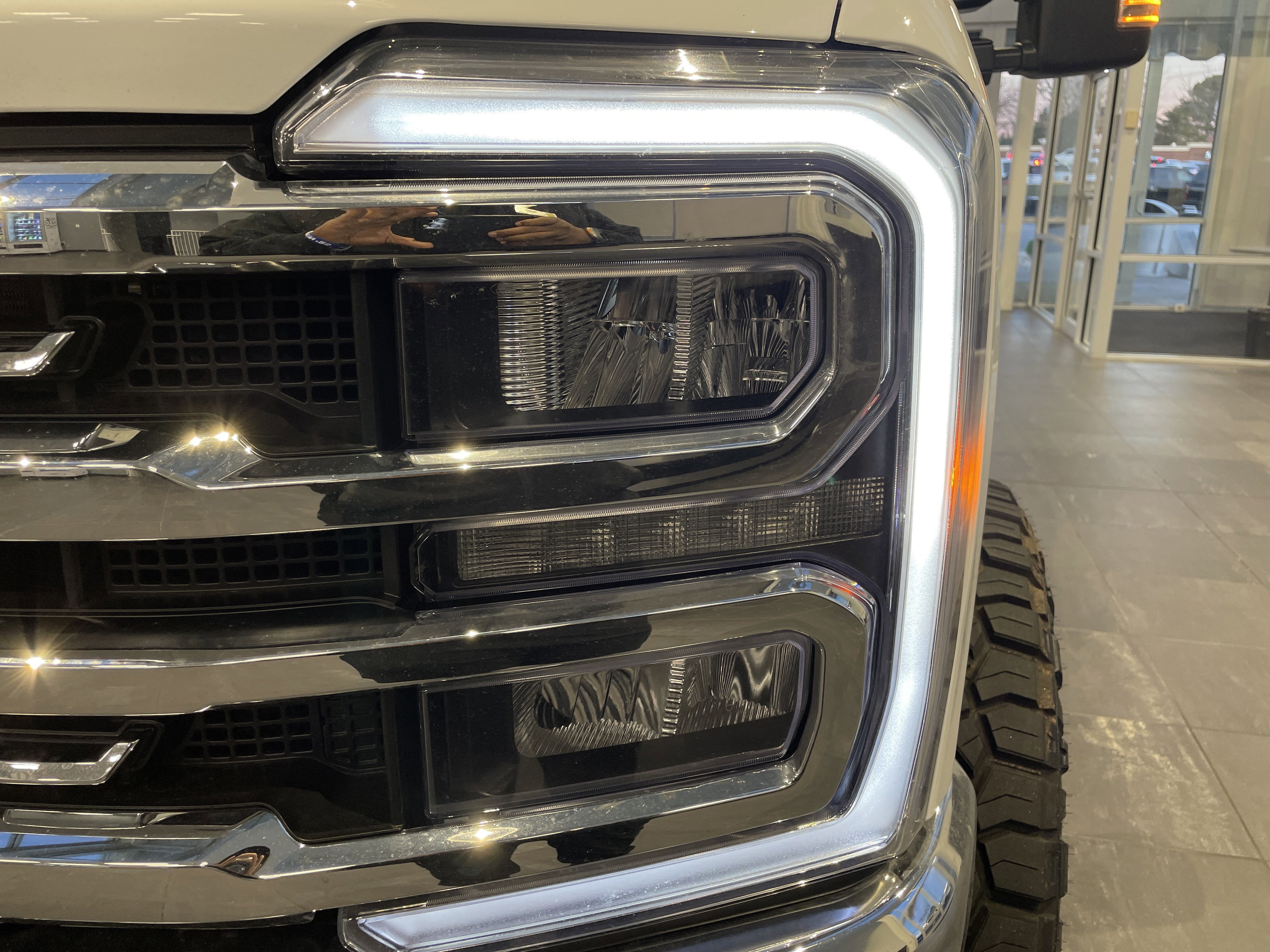 Used 2025 Ford F250 Lariat w/ Lariat Ultimate Package image 5