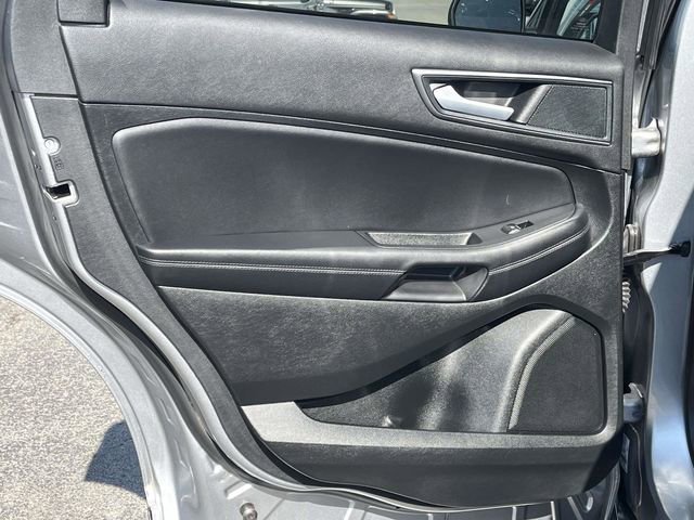 Used 2024 Ford Edge SE image 16