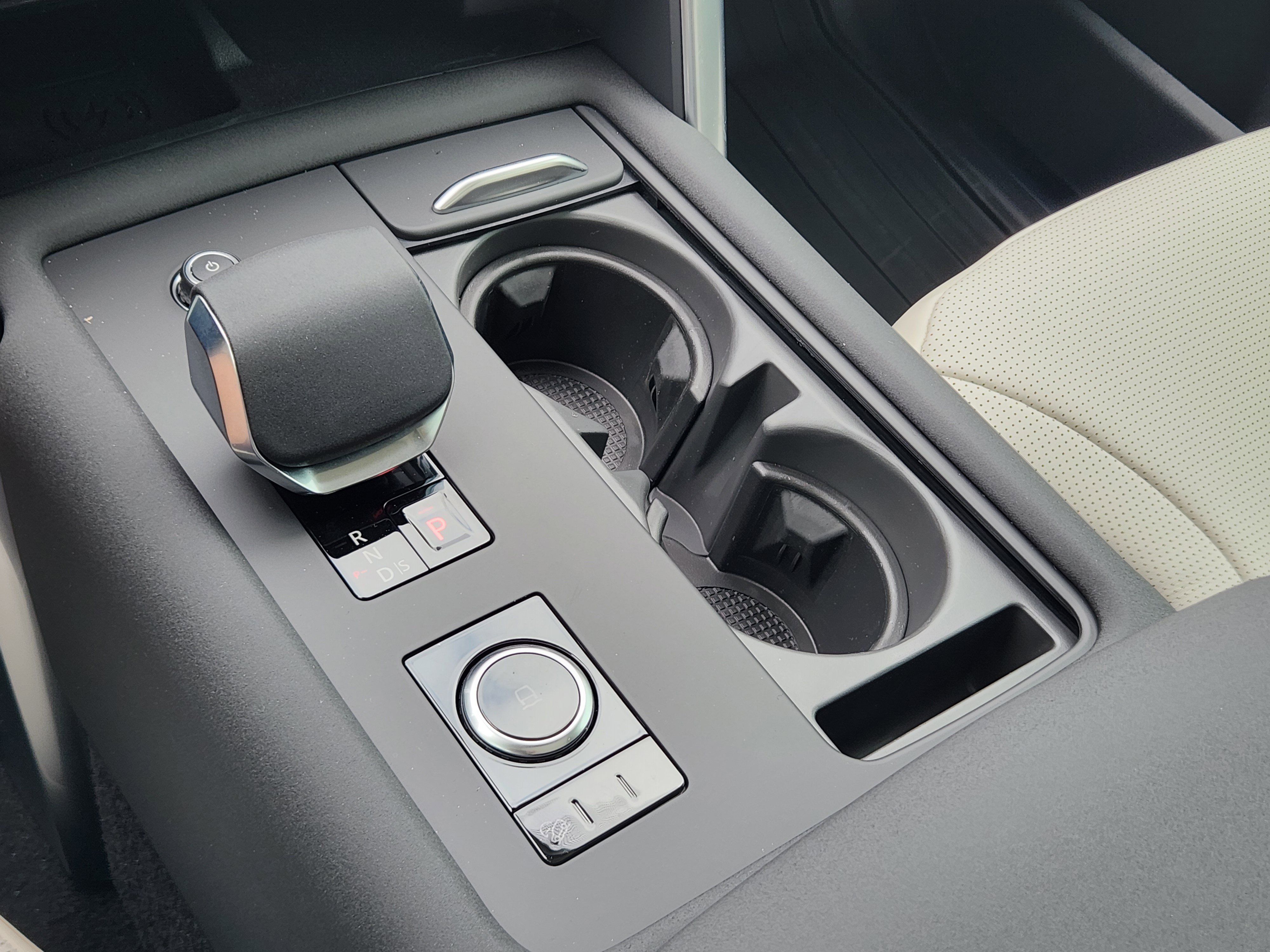 New 2026 Land Rover Discovery Limited Edition AWD/4WD image 16