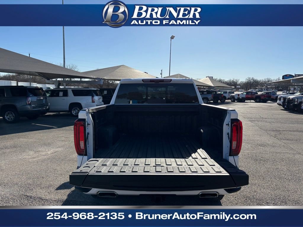 Used 2025 GMC Sierra 1500 AT4 w/ AT4 Premium Package image 7