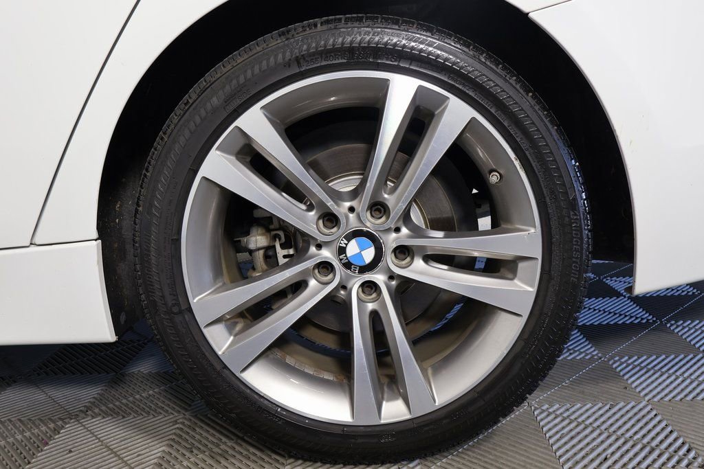 Used 2017 BMW 330i Sedan image 16