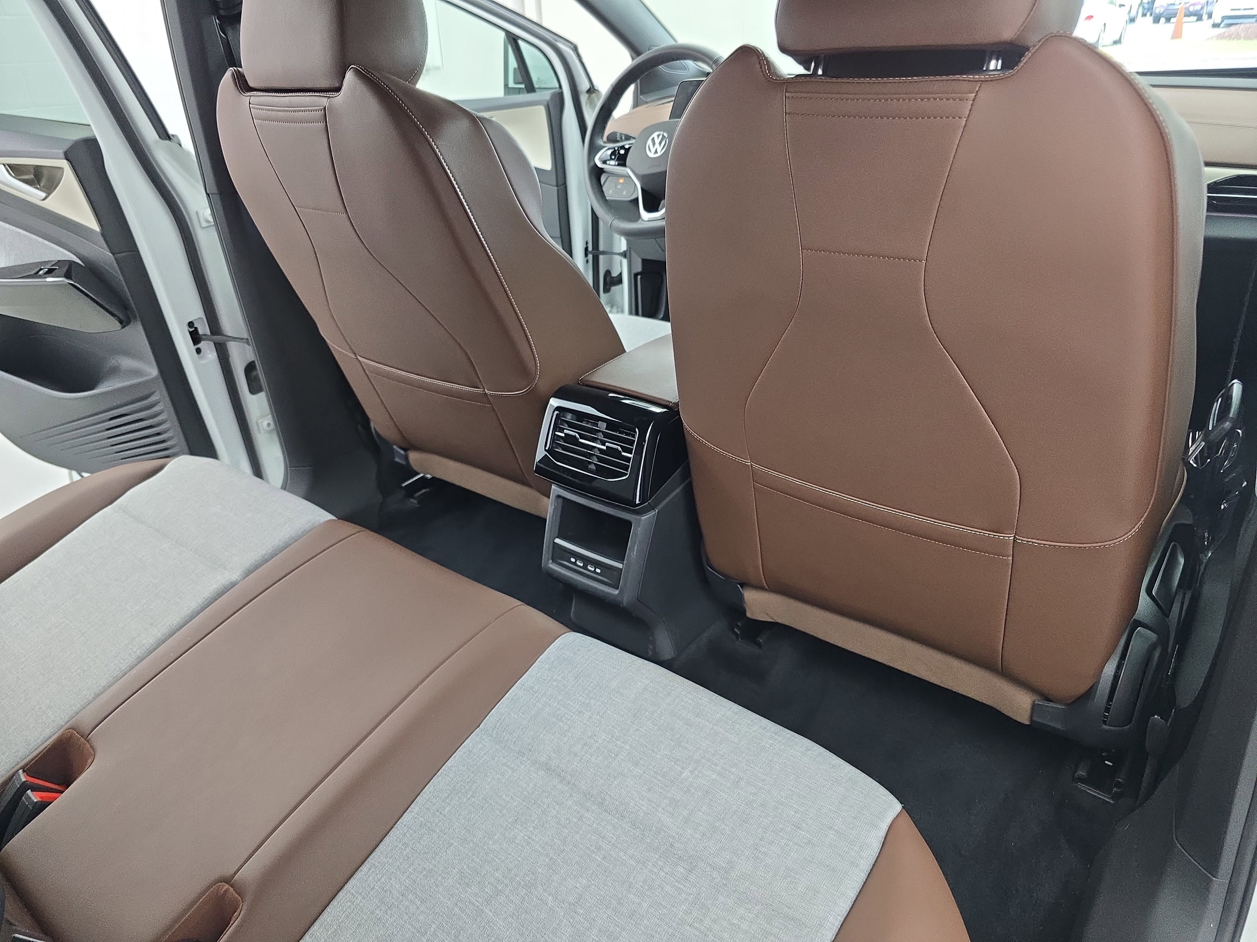 Used 2024 Volkswagen ID.4 2WD image 11