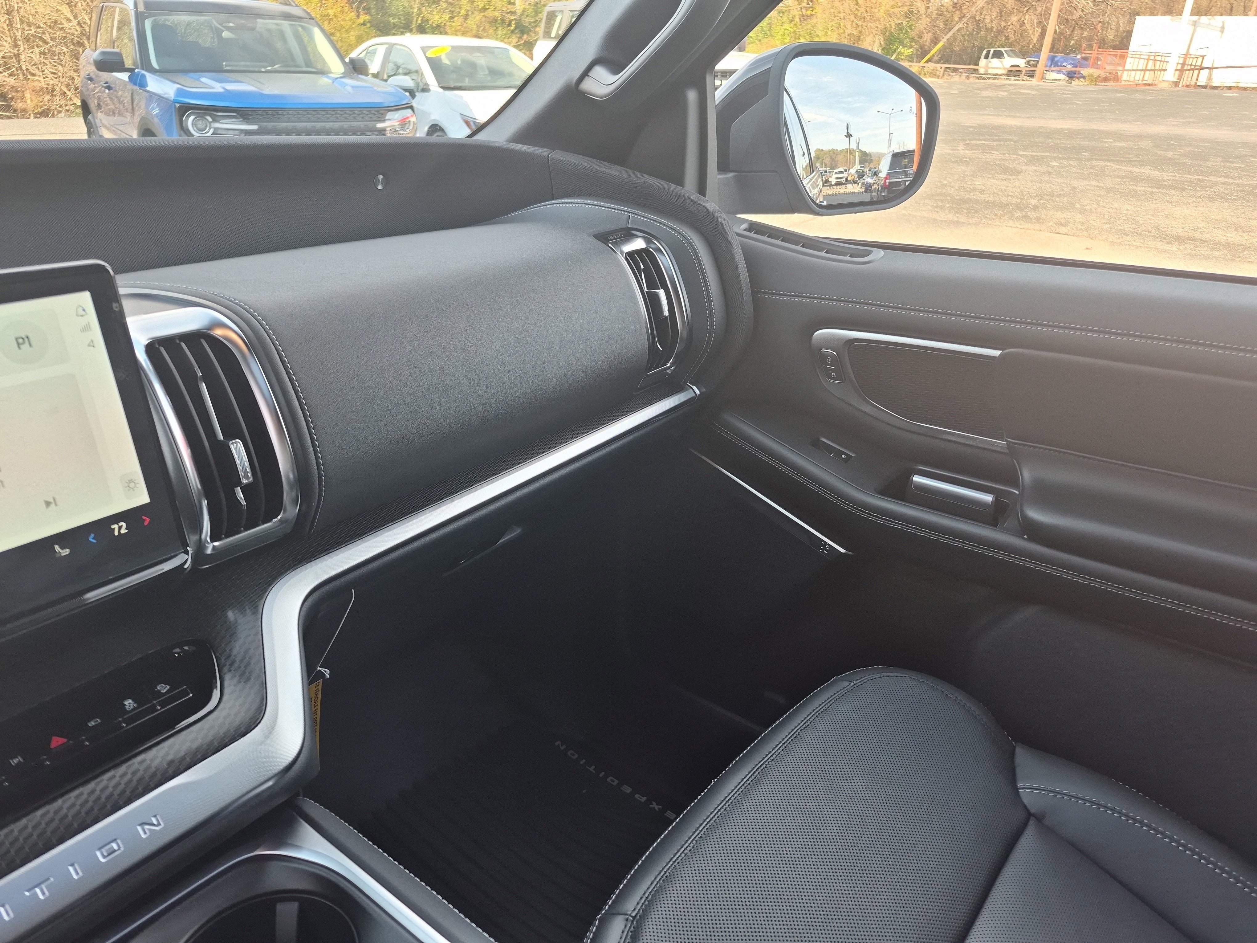 New 2025 Ford Expedition Max Platinum w/ Stealth Performance Package image 24