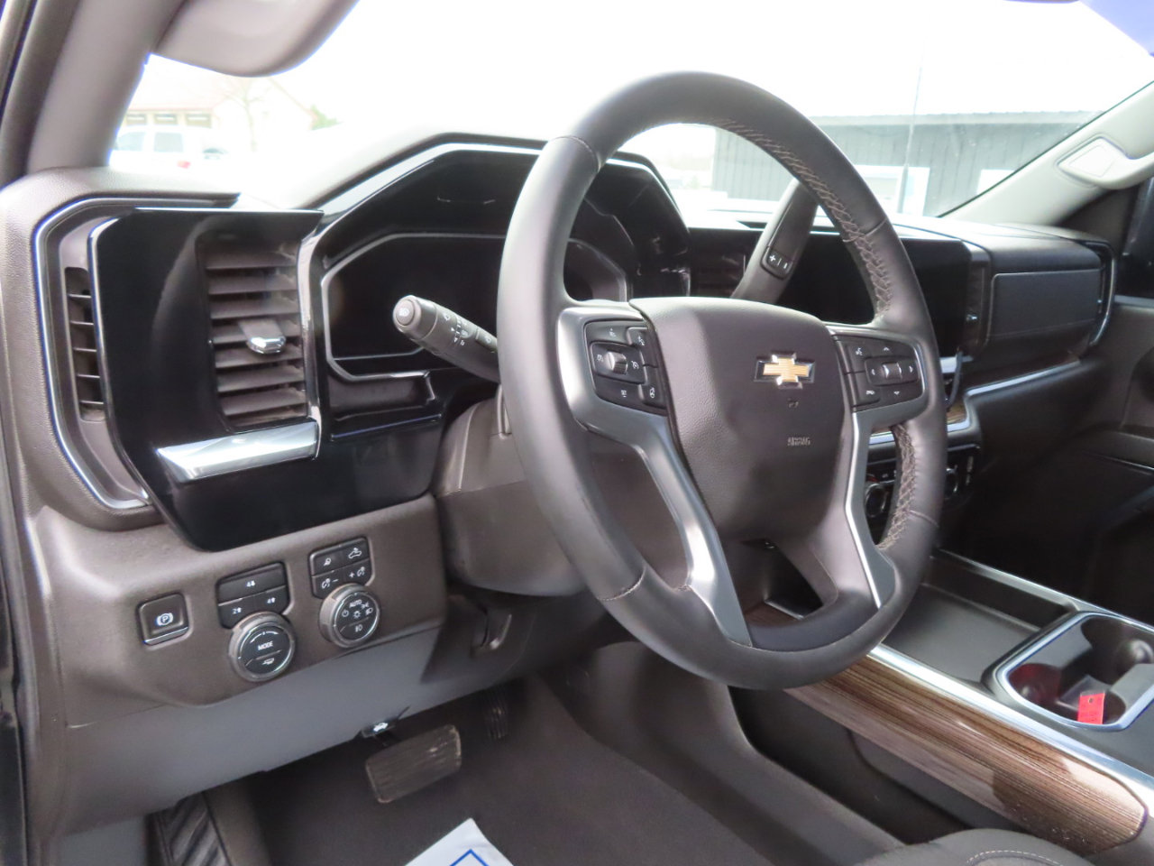 Used 2024 Chevrolet Silverado 3500 LT w/ Safety Package image 35