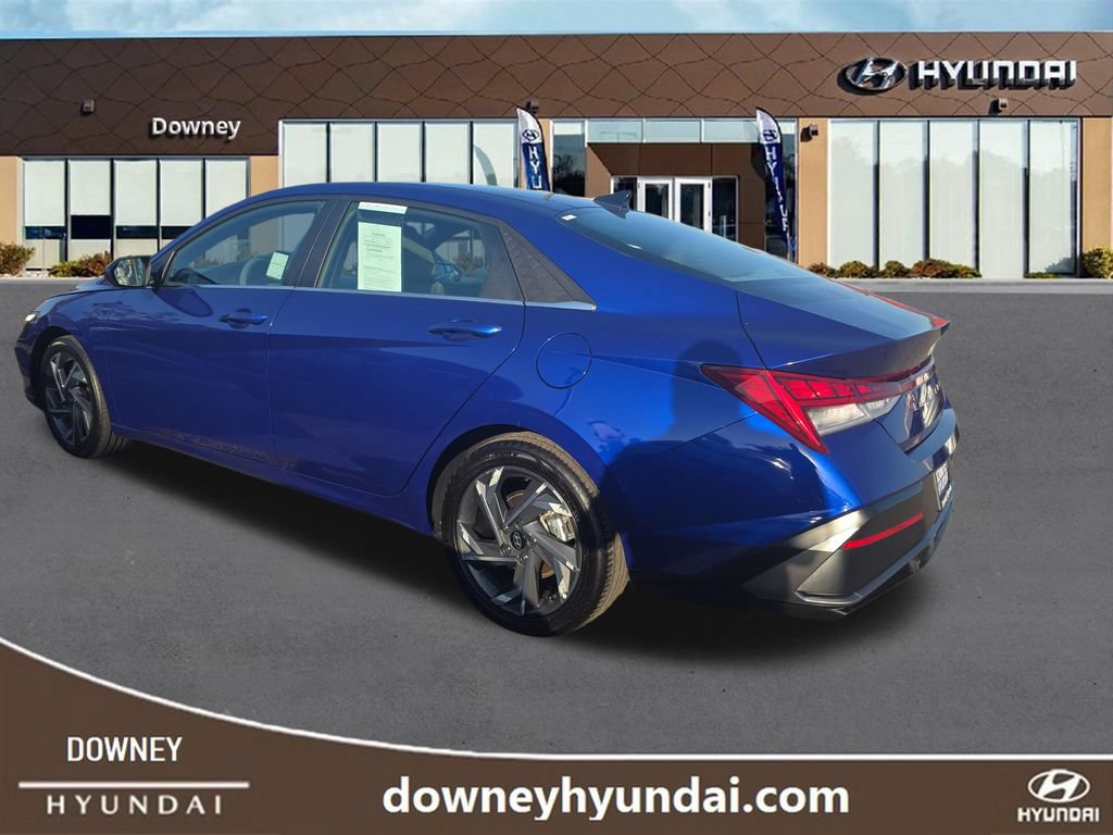 Used 2025 Hyundai Elantra SEL FWD video 3