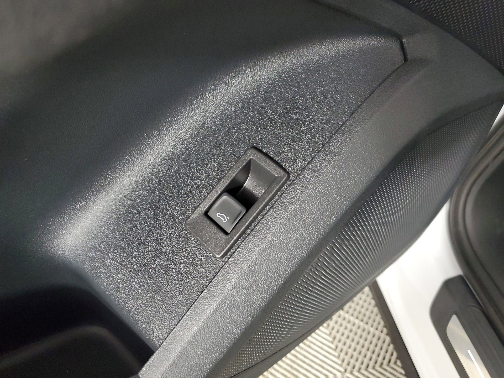 New 2025 Audi SQ5 Premium Plus image 29