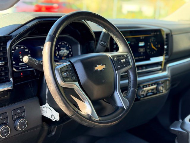 Used 2022 Chevrolet Silverado 1500 LT AWD/4WD image 10
