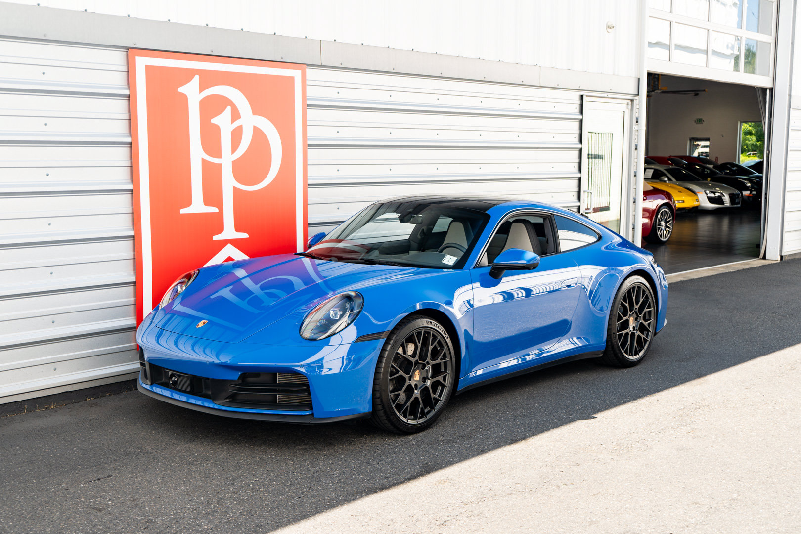 Used 2025 Porsche 911 Carrera RWD image 33