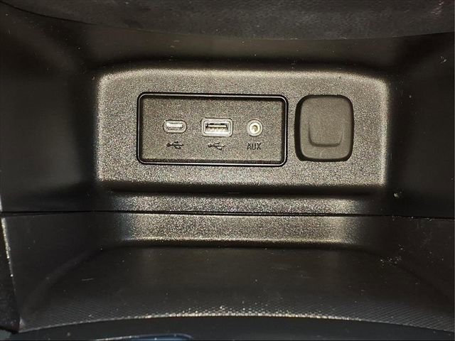 Used 2023 Chevrolet Equinox LT image 19