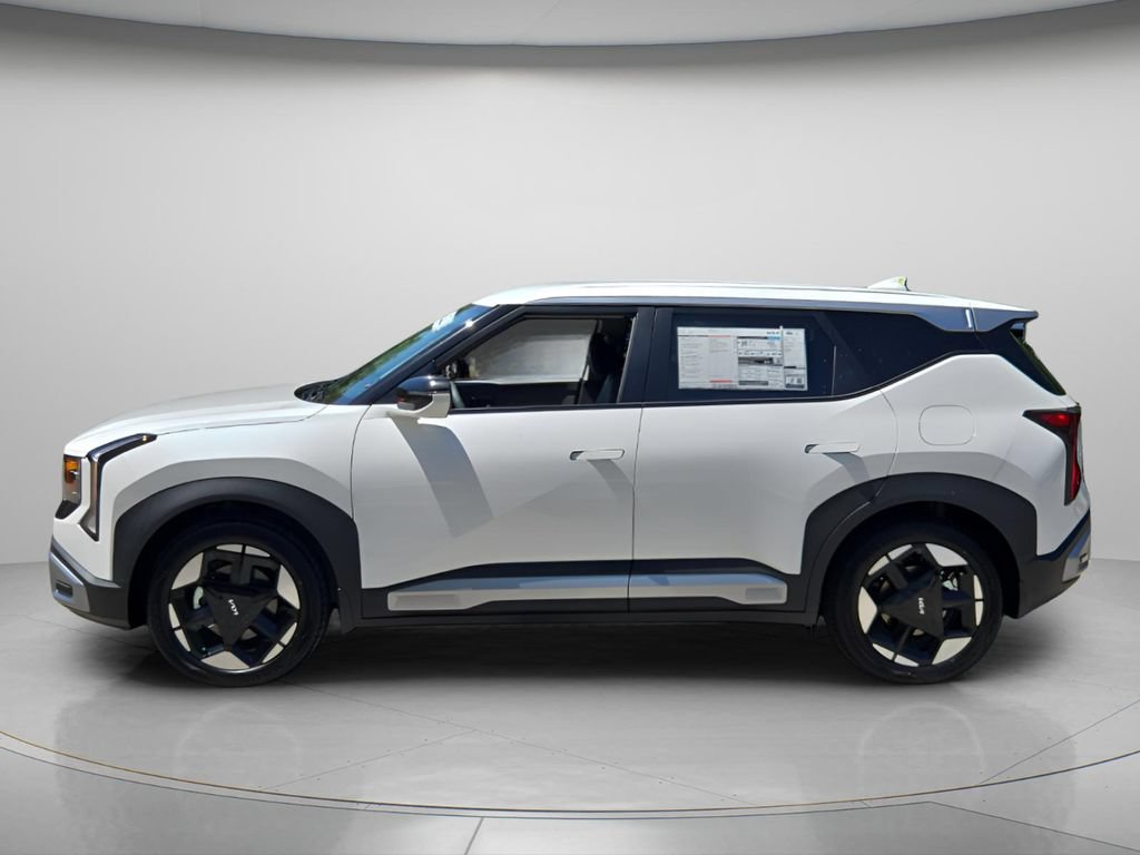 New 2027 Kia Seltos S FWD image 2