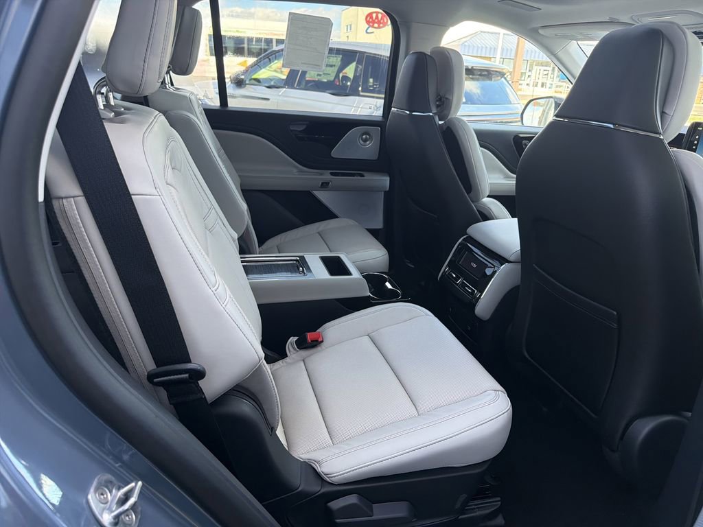 New 2026 Lincoln Aviator Reserve image 8