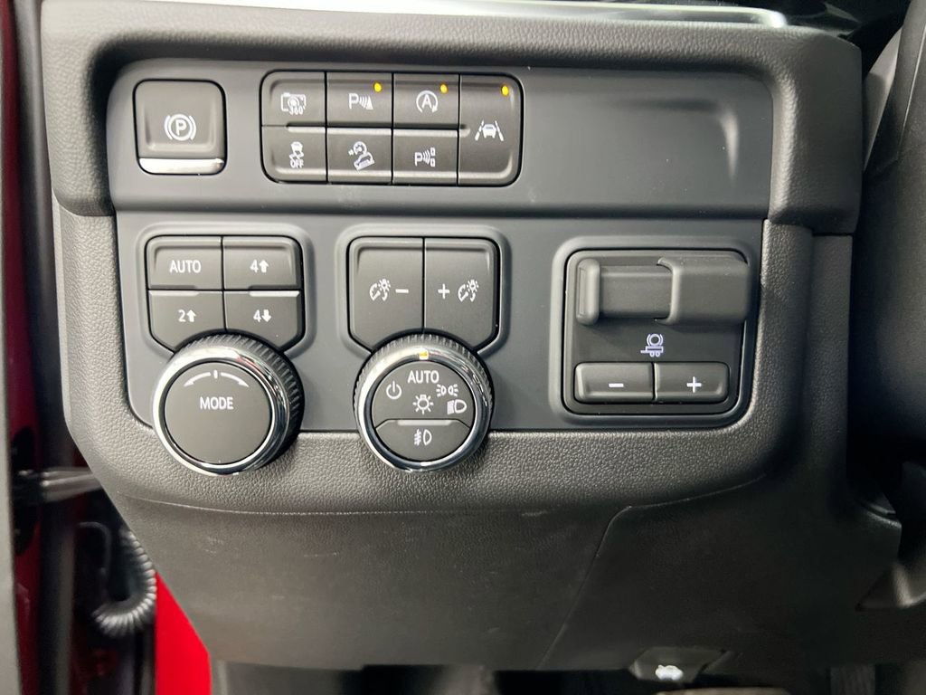 New 2026 Chevrolet Suburban RST w/ Comfort Package AWD/4WD image 19