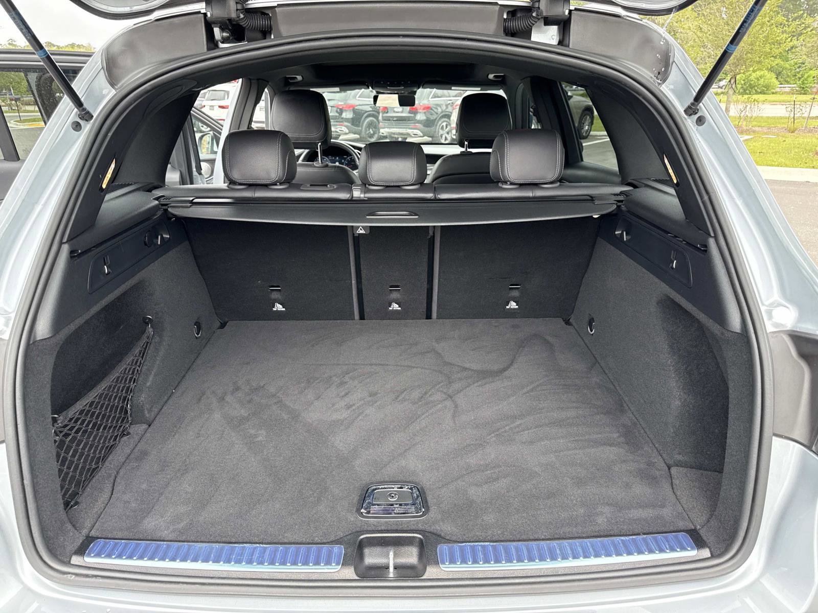 Used 2022 Mercedes-Benz GLC 300 4MATIC image 11