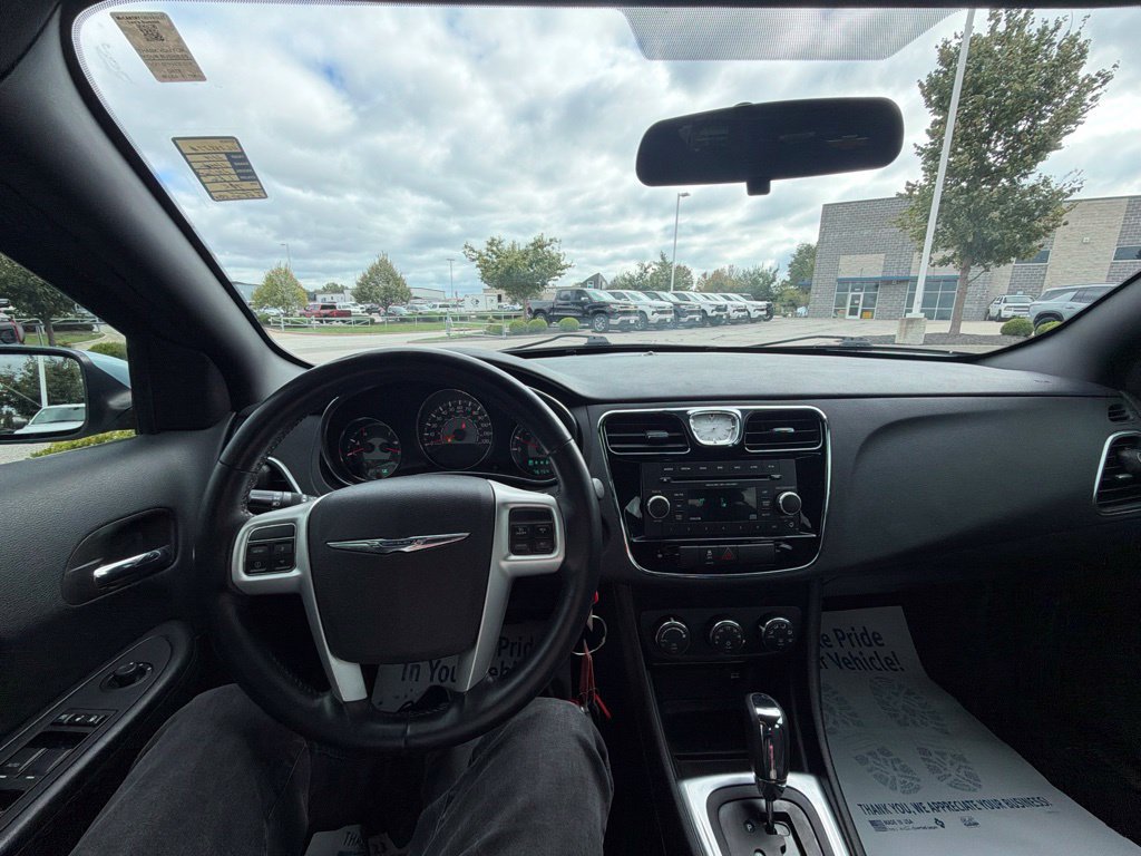 Used 2014 Chrysler 200 Touring FWD image 14