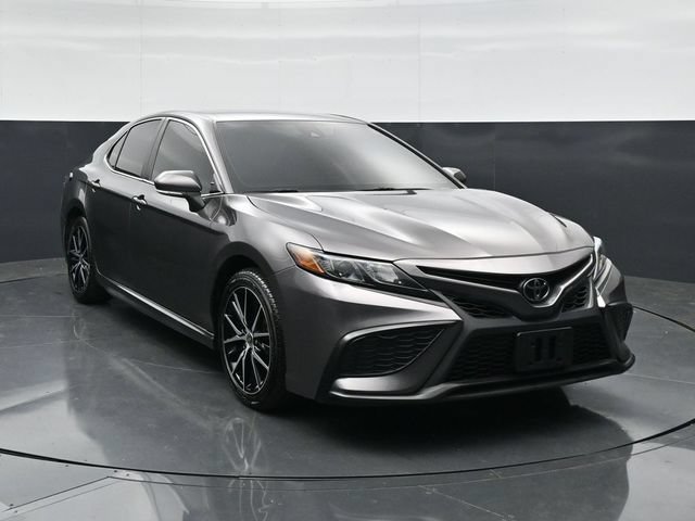 Used 2022 Toyota Camry SE FWD image 4