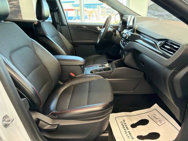 Used 2025 Ford Escape ST-Line Select AWD/4WD image 10