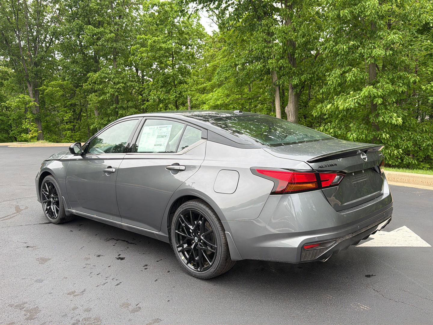 New 2026 Nissan Altima 2.5 SR w/ SR Midnight Edition Package FWD image 5