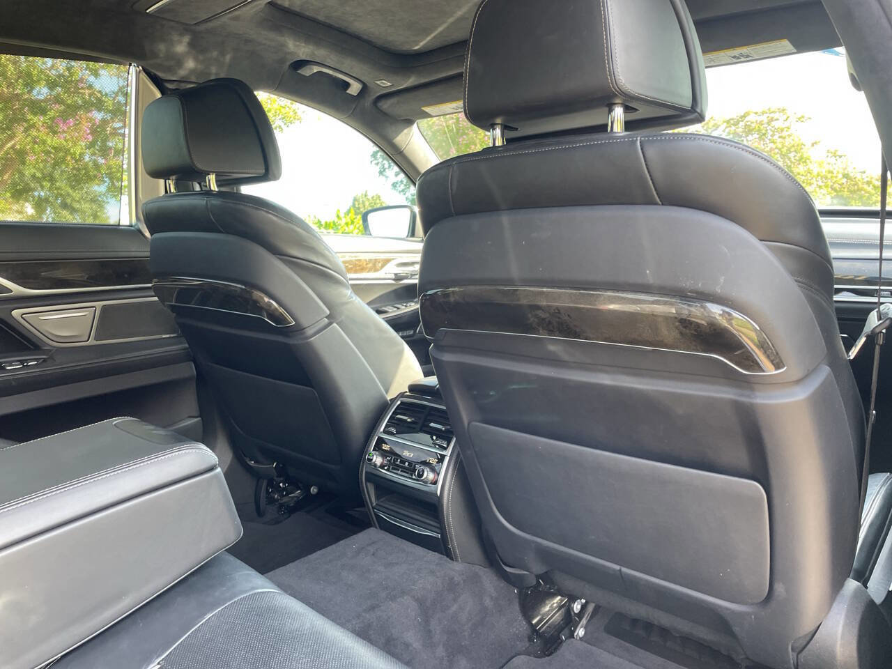 Used 2016 BMW 750i RWD image 28