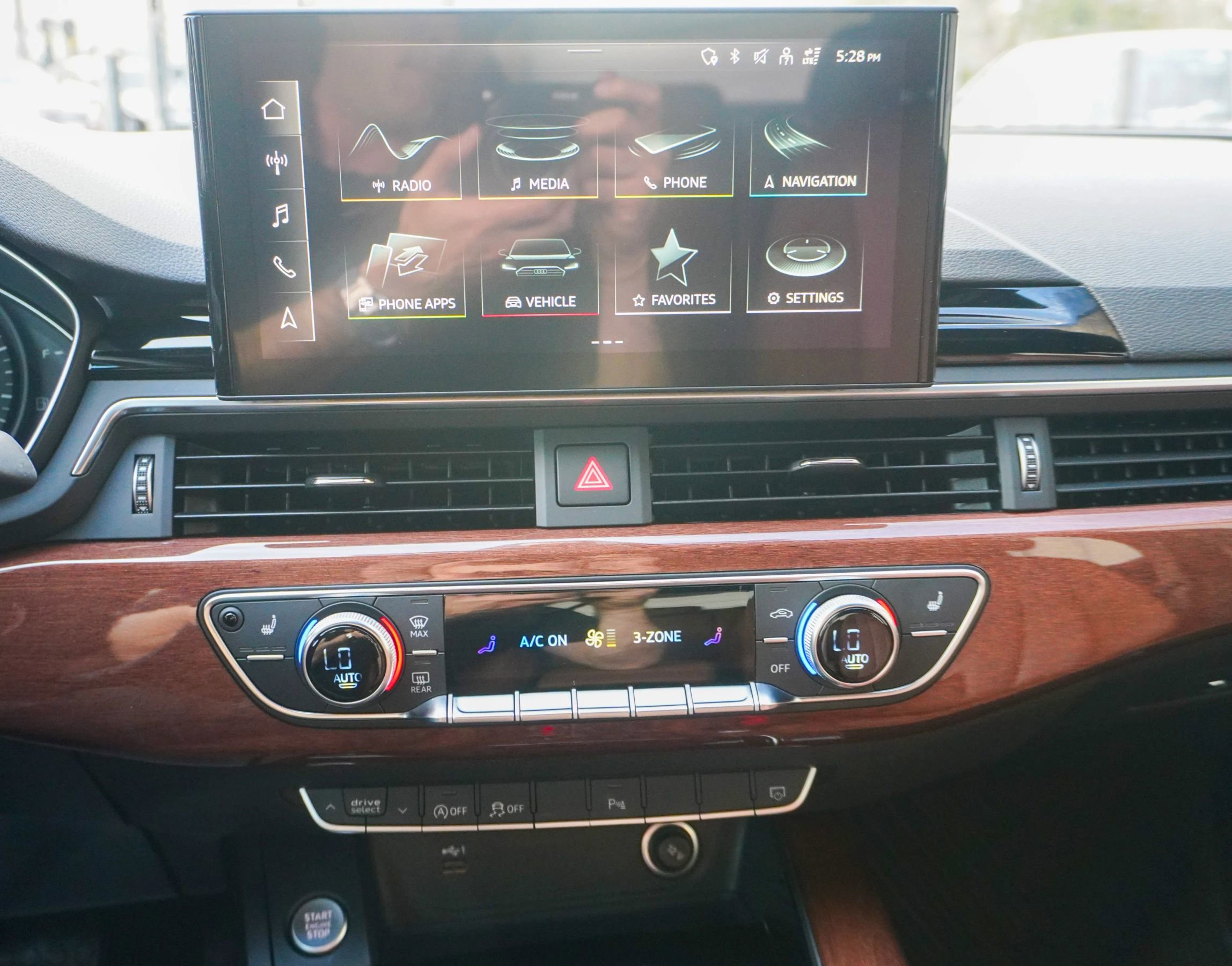 Used 2021 Audi A4 2.0T Premium w/ Convenience Package image 27