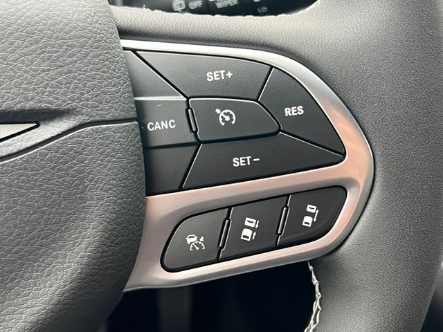 New 2027 Chrysler Pacifica Select AWD/4WD image 21