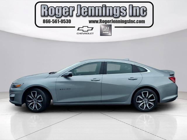 Used 2025 Chevrolet Malibu RS FWD image 2