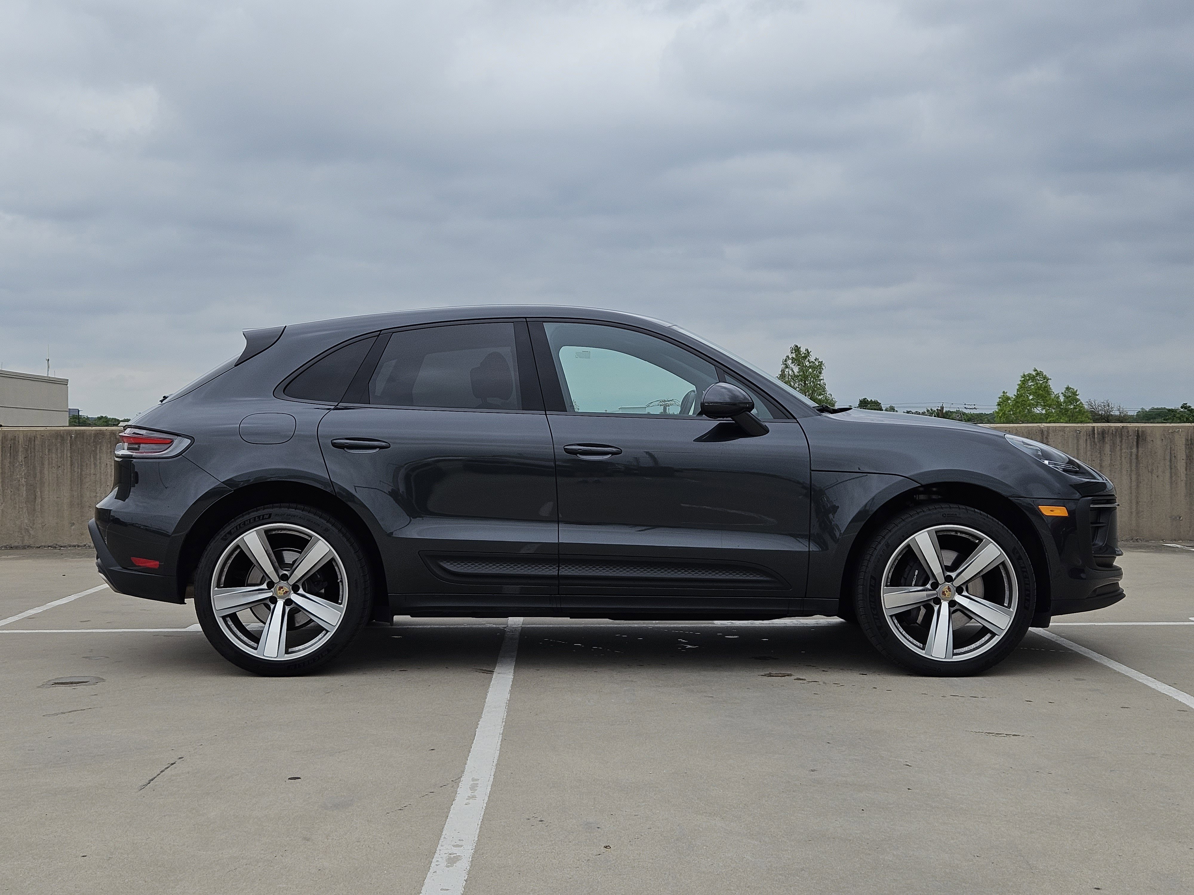 Certified 2026 Porsche Macan AWD/4WD image 9