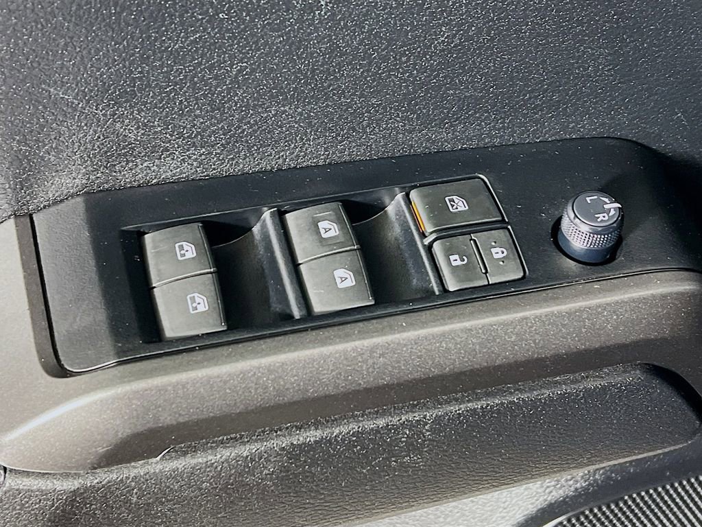 Certified 2023 Toyota Tacoma TRD Off-Road AWD/4WD image 17
