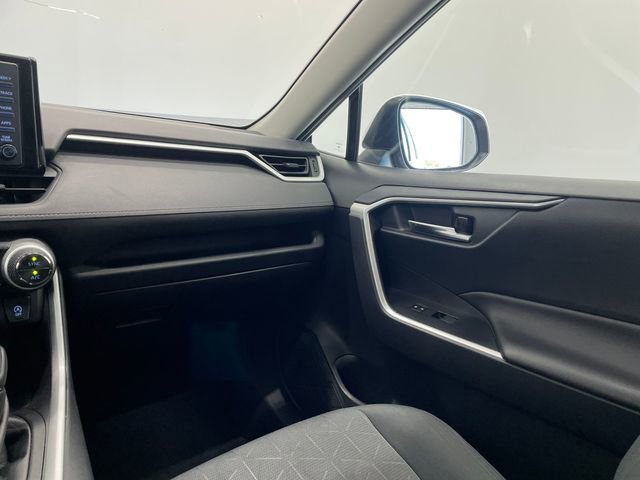 Used 2021 Toyota RAV4 XLE FWD image 39