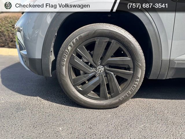 Used 2023 Volkswagen Atlas Cross Sport SE w/ Black Wheel Package image 5