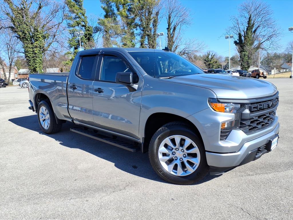 Used 2026 Chevrolet Silverado 1500 Custom image 2