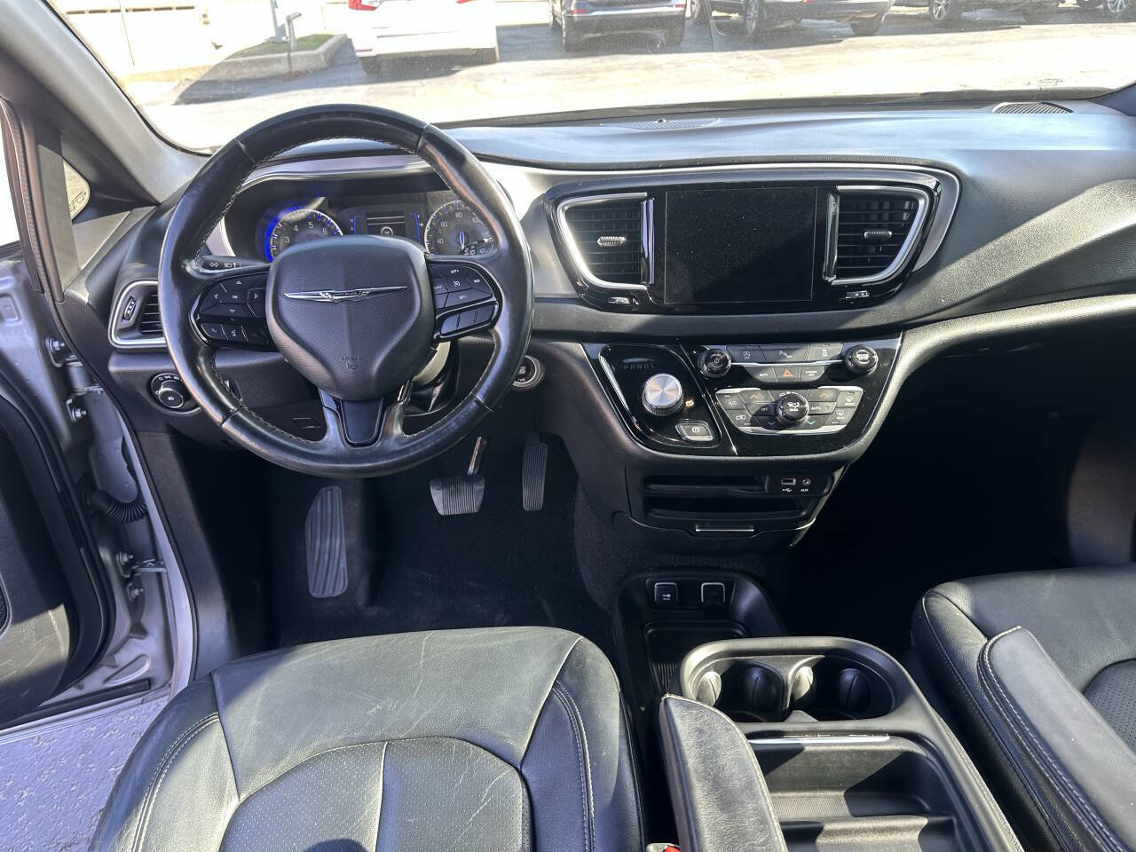 Used 2019 Chrysler Pacifica Touring-L w/ Premium Audio Group image 19