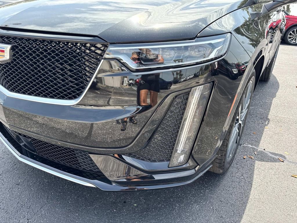 New 2025 Cadillac XT6 Sport w/ Technology Package image 9