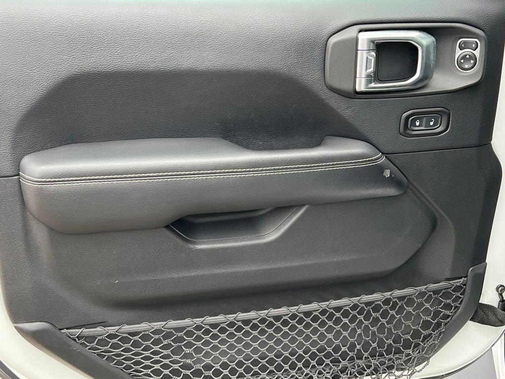 Used 2018 Jeep Wrangler Unlimited Sahara image 14